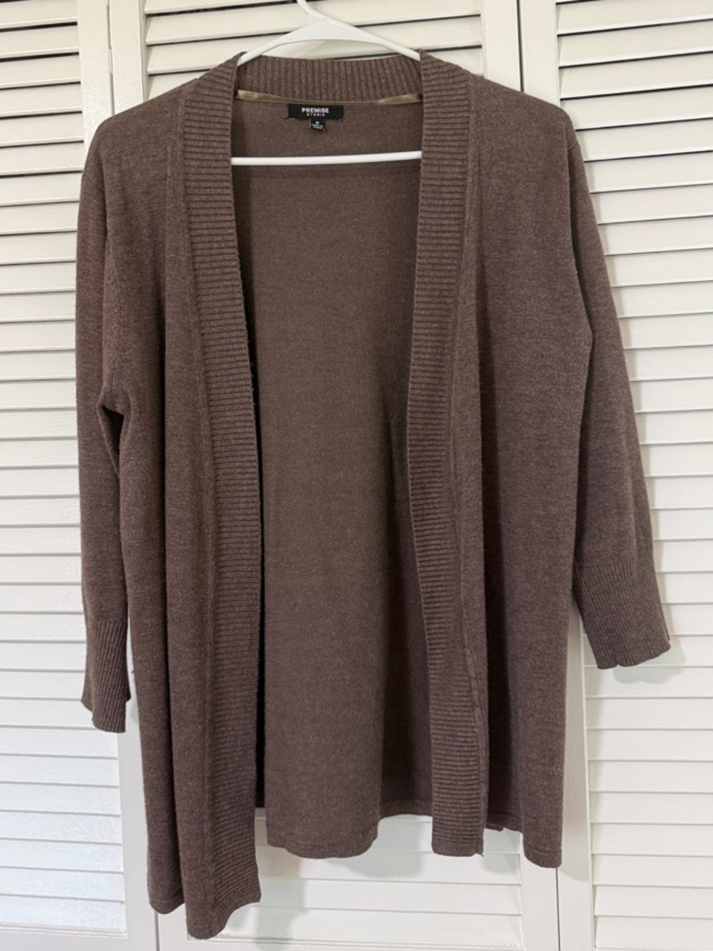 Premise Open-Front Cardigan in Brown with 3/4 Sleeve